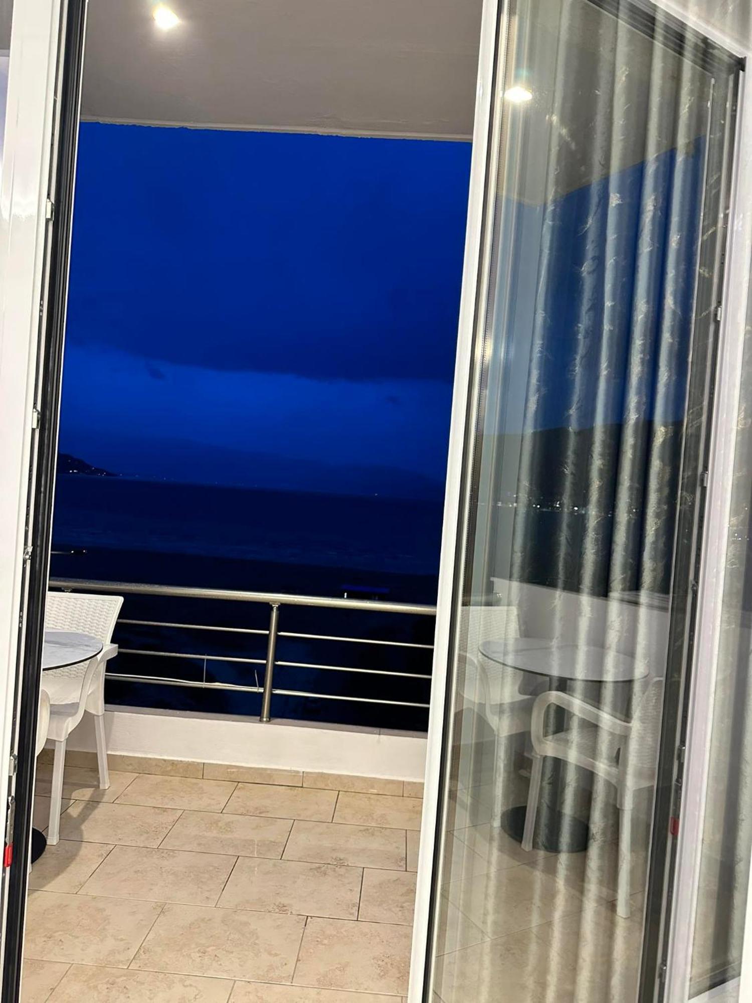 Sea View Apartment Luxury Vlorë Exteriér fotografie