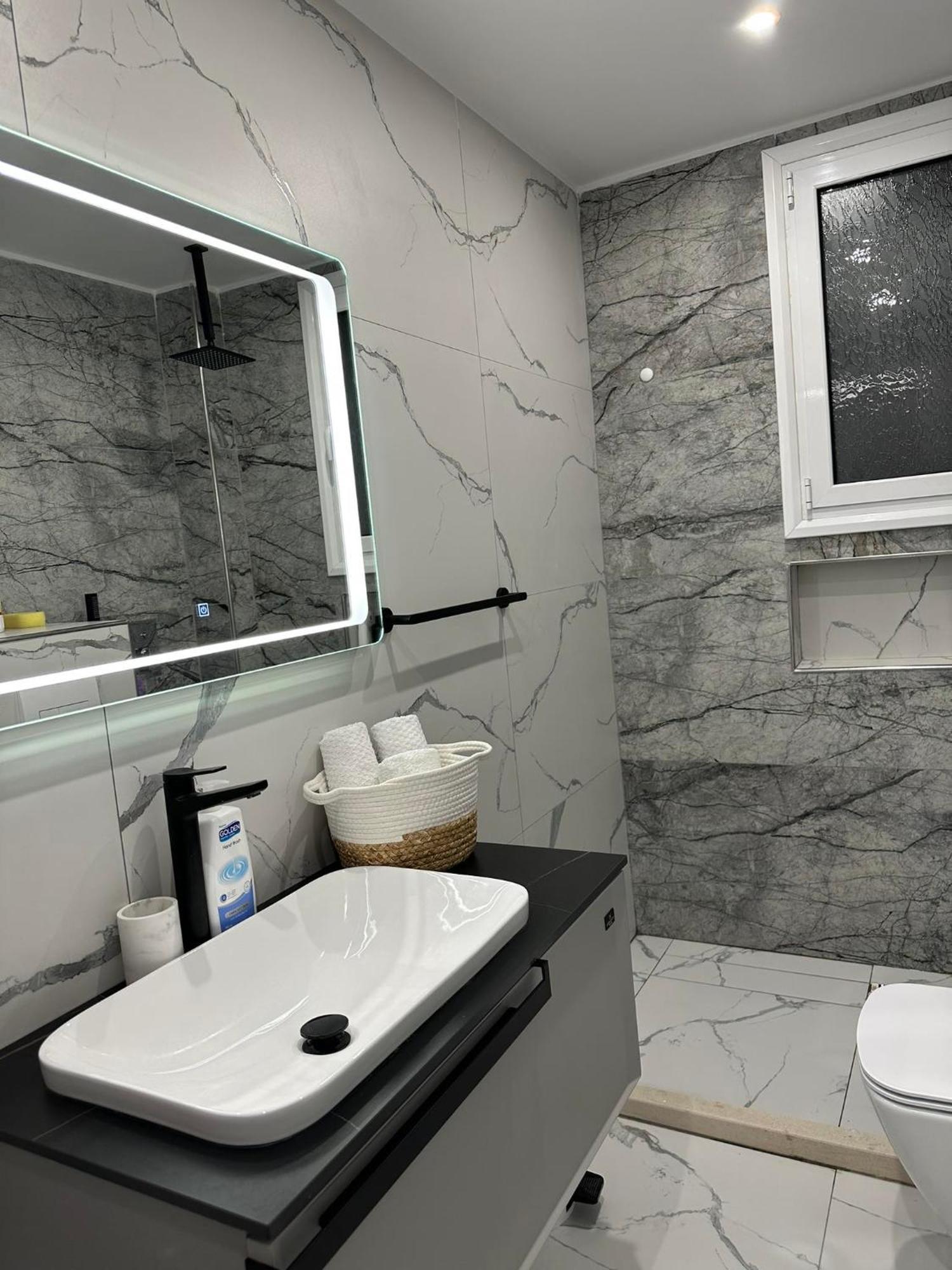 Sea View Apartment Luxury Vlorë Exteriér fotografie