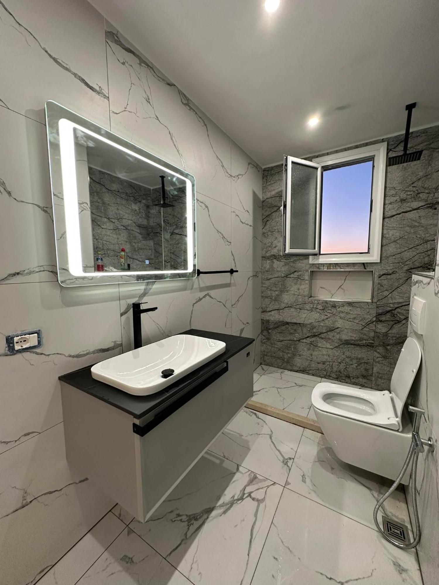 Sea View Apartment Luxury Vlorë Exteriér fotografie